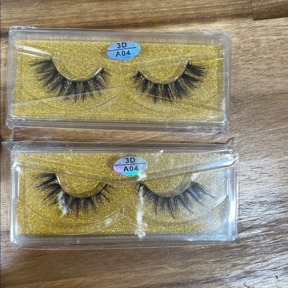 Lashes - Picture 2 of 16